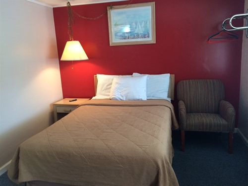 Clarence Fels Three Crown Motel المظهر الخارجي الصورة